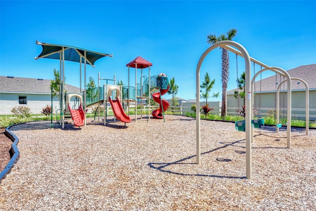 For Sale: $474,900 (4 beds, 2 baths, 1828 Square Feet)