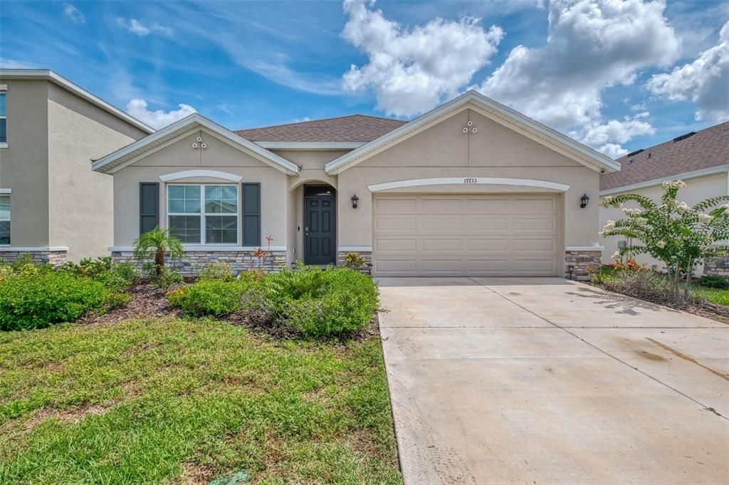 For Sale: $474,900 (4 beds, 2 baths, 1828 Square Feet)