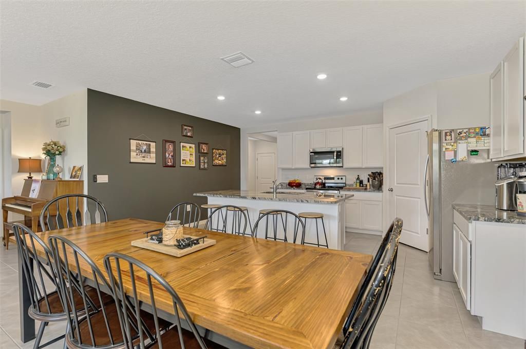 For Sale: $474,900 (4 beds, 2 baths, 1828 Square Feet)