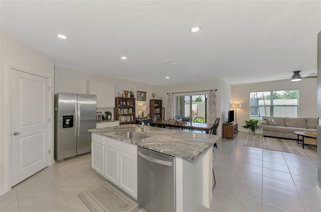 For Sale: $474,900 (4 beds, 2 baths, 1828 Square Feet)