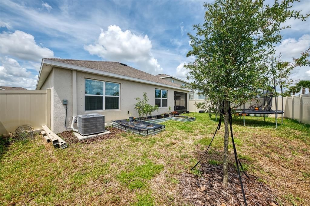 For Sale: $474,900 (4 beds, 2 baths, 1828 Square Feet)