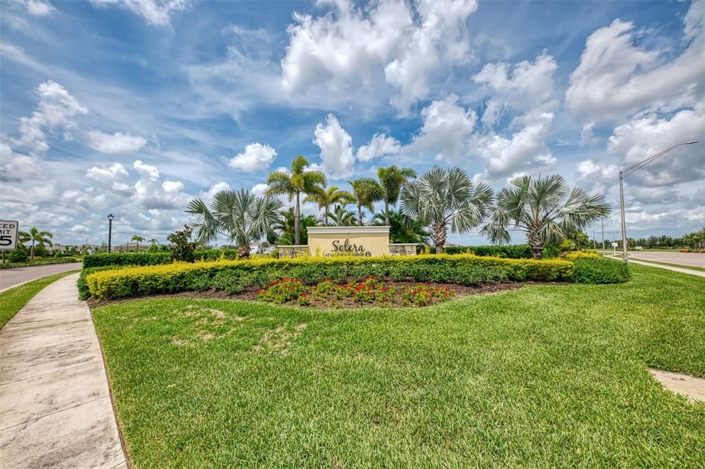 For Sale: $474,900 (4 beds, 2 baths, 1828 Square Feet)