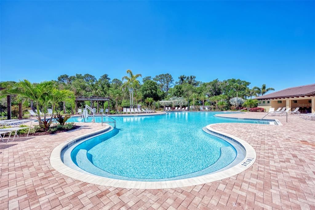 For Sale: $474,900 (4 beds, 2 baths, 1828 Square Feet)