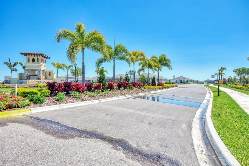 For Sale: $474,900 (4 beds, 2 baths, 1828 Square Feet)