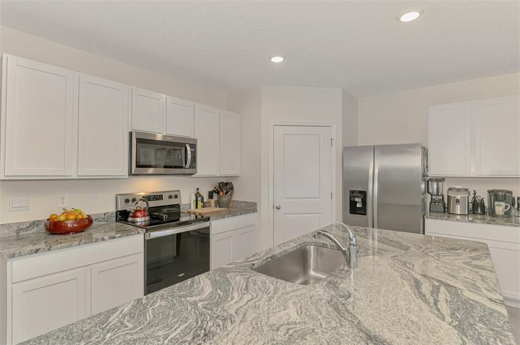 For Sale: $474,900 (4 beds, 2 baths, 1828 Square Feet)