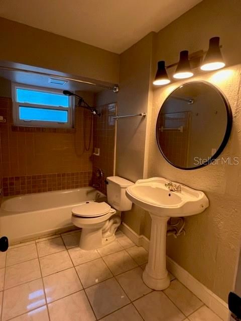 В аренду: $2,800 (3 спален, 2 ванн, 1142 Квадратных фут)