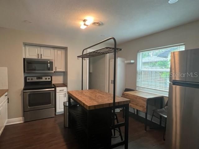 В аренду: $2,800 (3 спален, 2 ванн, 1142 Квадратных фут)