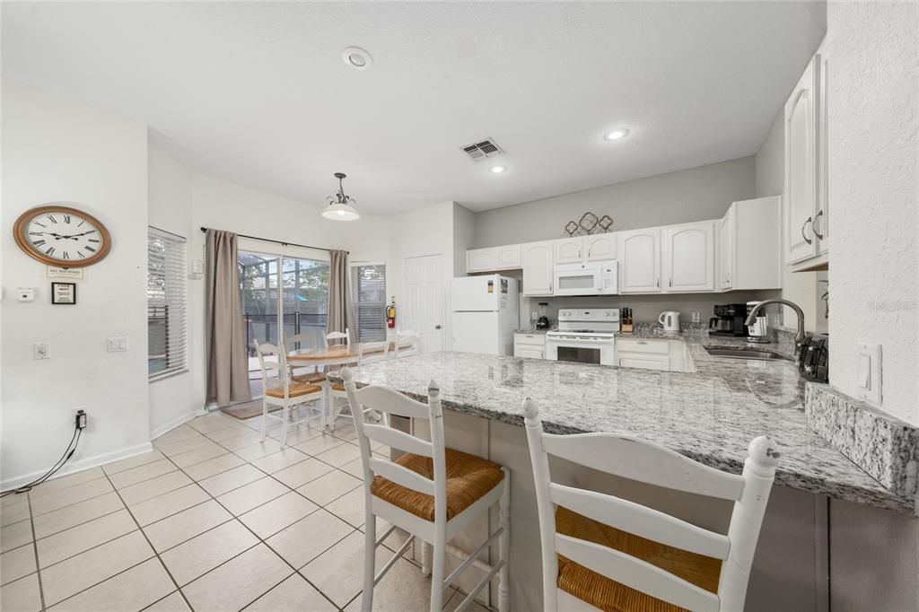 En Venta: $699,000 (6 camas, 4 baños, 2812 Pies cuadrados)