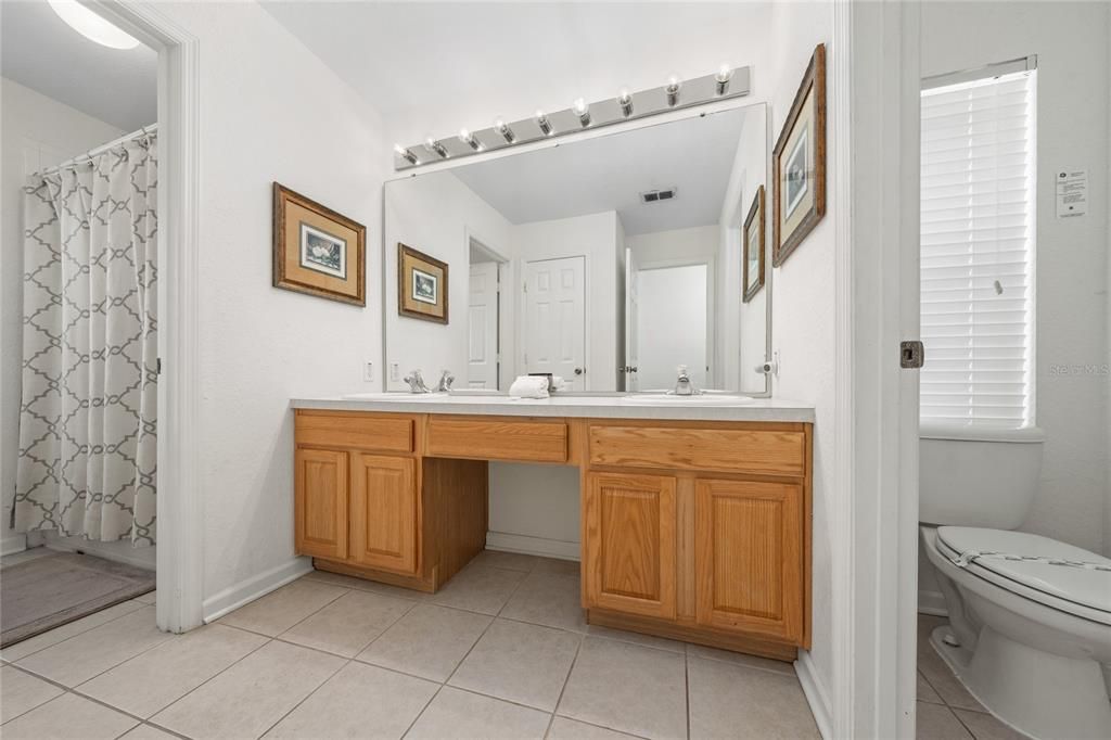 En Venta: $699,000 (6 camas, 4 baños, 2812 Pies cuadrados)