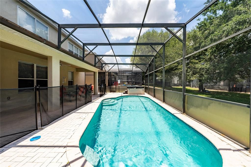 En Venta: $699,000 (6 camas, 4 baños, 2812 Pies cuadrados)