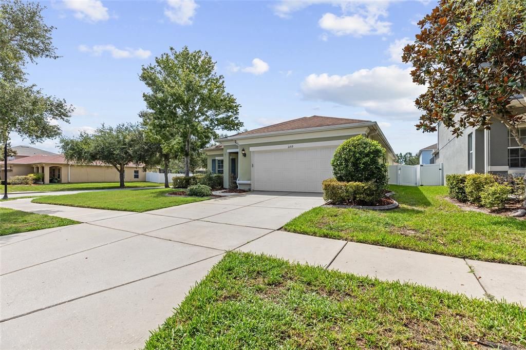 For Sale: $489,900 (4 beds, 2 baths, 2070 Square Feet)