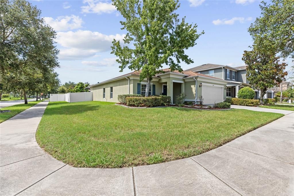 For Sale: $489,900 (4 beds, 2 baths, 2070 Square Feet)