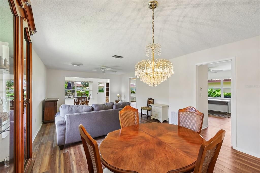 En Venta: $265,000 (2 camas, 2 baños, 1220 Pies cuadrados)