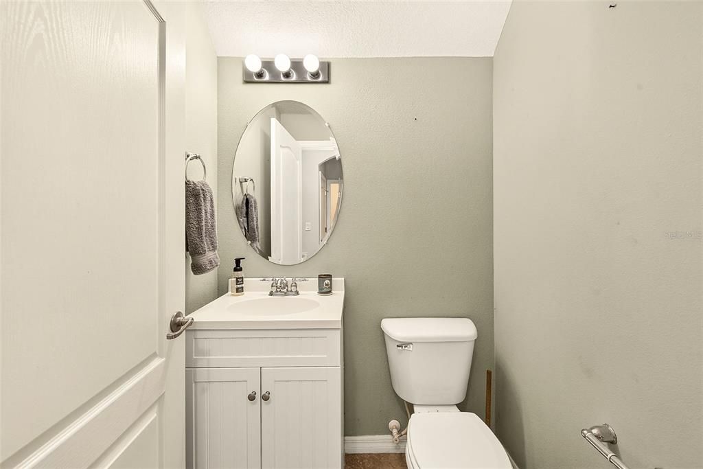 En Venta: $699,999 (4 camas, 3 baños, 3285 Pies cuadrados)