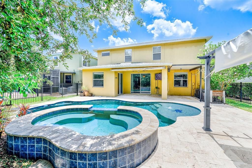 En Venta: $699,999 (4 camas, 3 baños, 3285 Pies cuadrados)