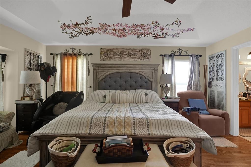 For Sale: $459,900 (3 beds, 2 baths, 1914 Square Feet)