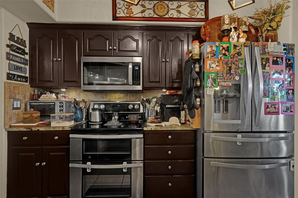For Sale: $459,900 (3 beds, 2 baths, 1914 Square Feet)