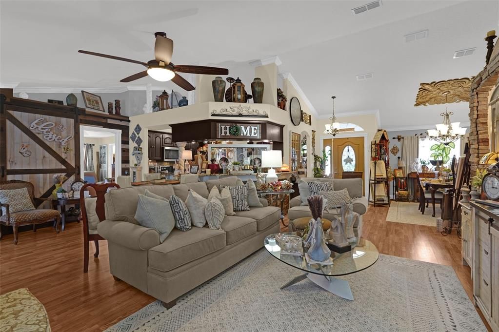 For Sale: $459,900 (3 beds, 2 baths, 1914 Square Feet)