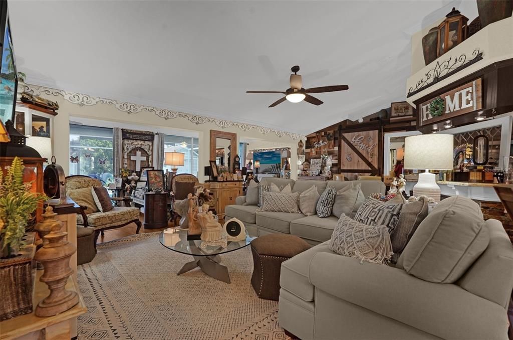 For Sale: $459,900 (3 beds, 2 baths, 1914 Square Feet)
