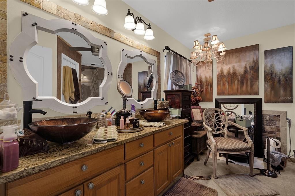 For Sale: $459,900 (3 beds, 2 baths, 1914 Square Feet)