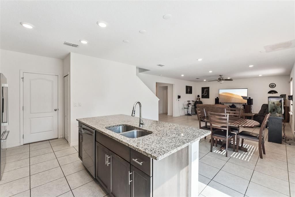 For Sale: $399,000 (4 beds, 2 baths, 2680 Square Feet)