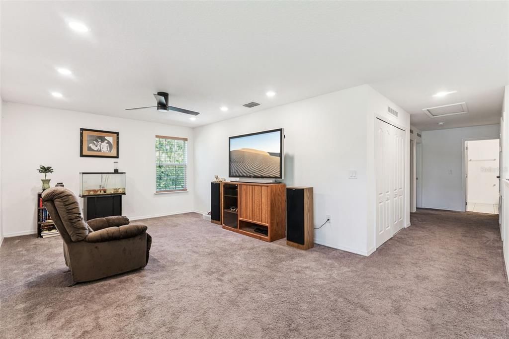 For Sale: $399,000 (4 beds, 2 baths, 2680 Square Feet)