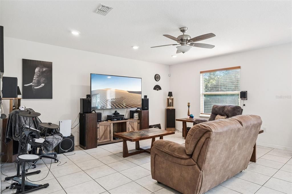 For Sale: $399,000 (4 beds, 2 baths, 2680 Square Feet)