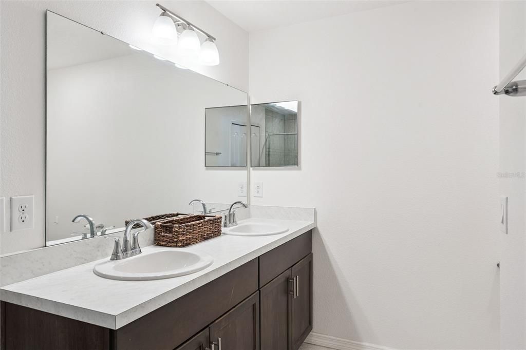 For Sale: $399,000 (4 beds, 2 baths, 2680 Square Feet)