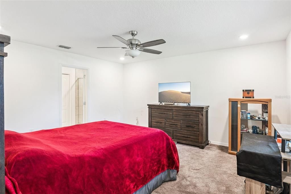 For Sale: $399,000 (4 beds, 2 baths, 2680 Square Feet)