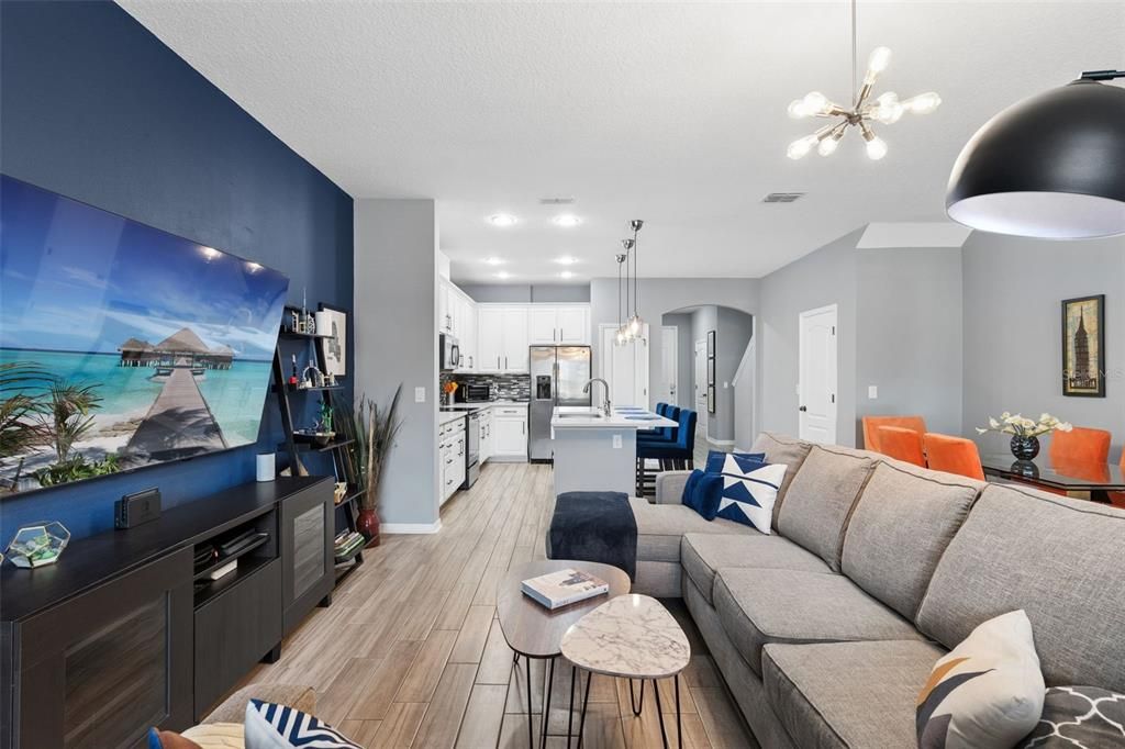 For Sale: $359,900 (3 beds, 2 baths, 1862 Square Feet)