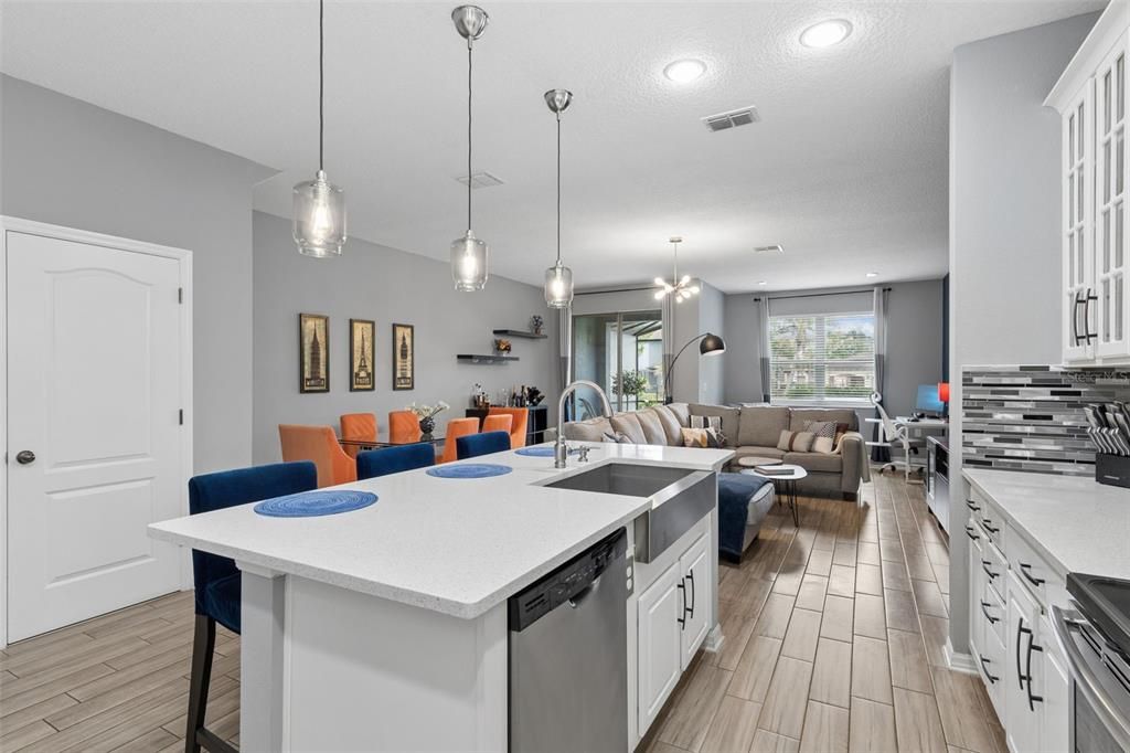 For Sale: $359,900 (3 beds, 2 baths, 1862 Square Feet)