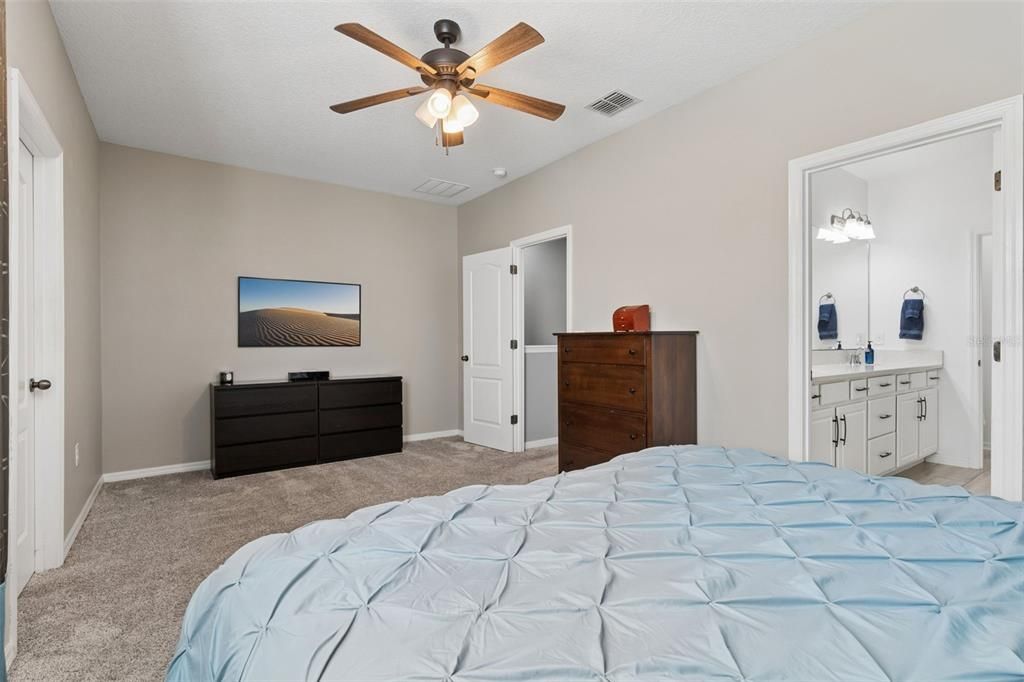 For Sale: $359,900 (3 beds, 2 baths, 1862 Square Feet)