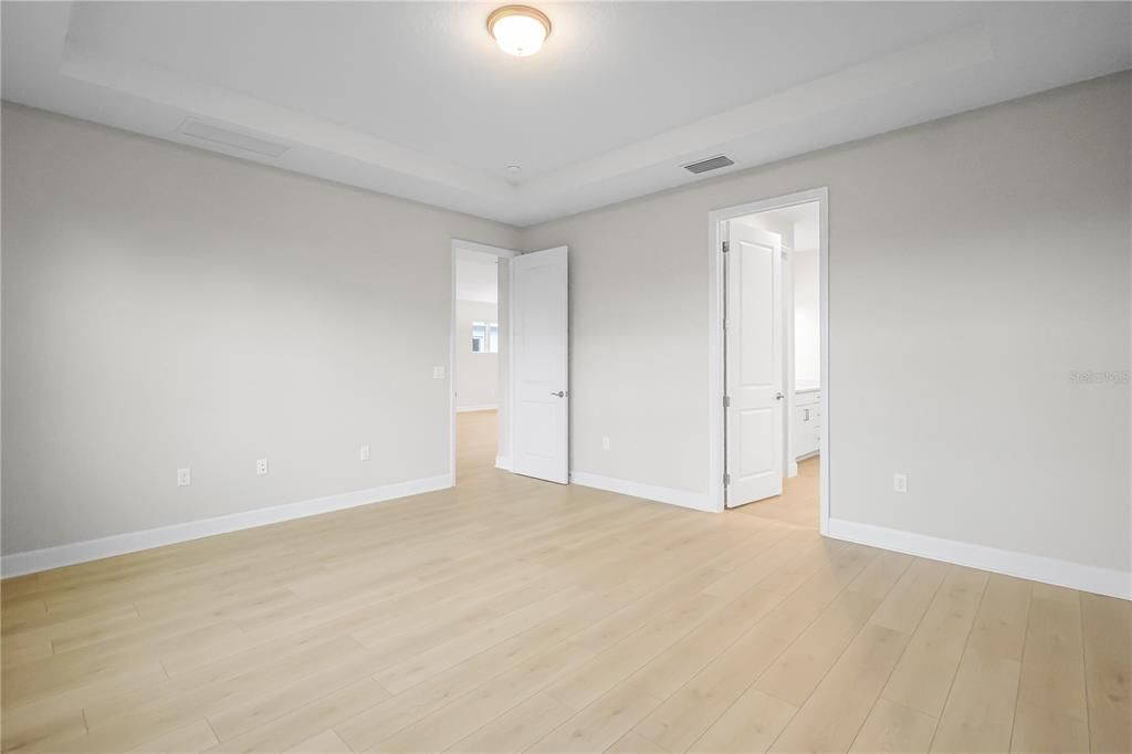 En Venta: $569,990 (3 camas, 3 baños, 2289 Pies cuadrados)