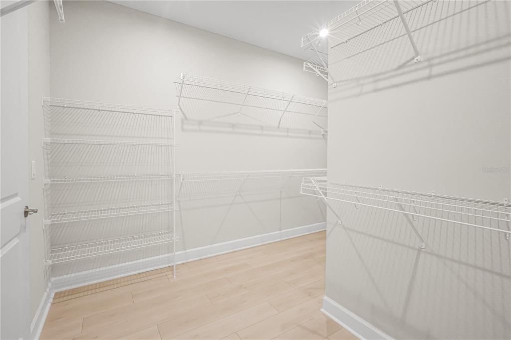 En Venta: $569,990 (3 camas, 3 baños, 2289 Pies cuadrados)