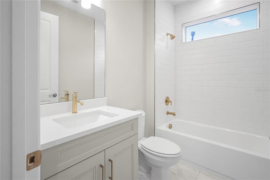 En Venta: $569,990 (3 camas, 3 baños, 2289 Pies cuadrados)