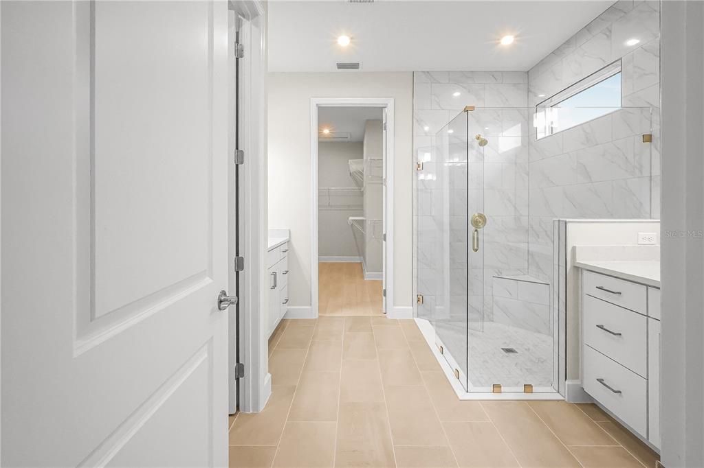 En Venta: $569,990 (3 camas, 3 baños, 2289 Pies cuadrados)