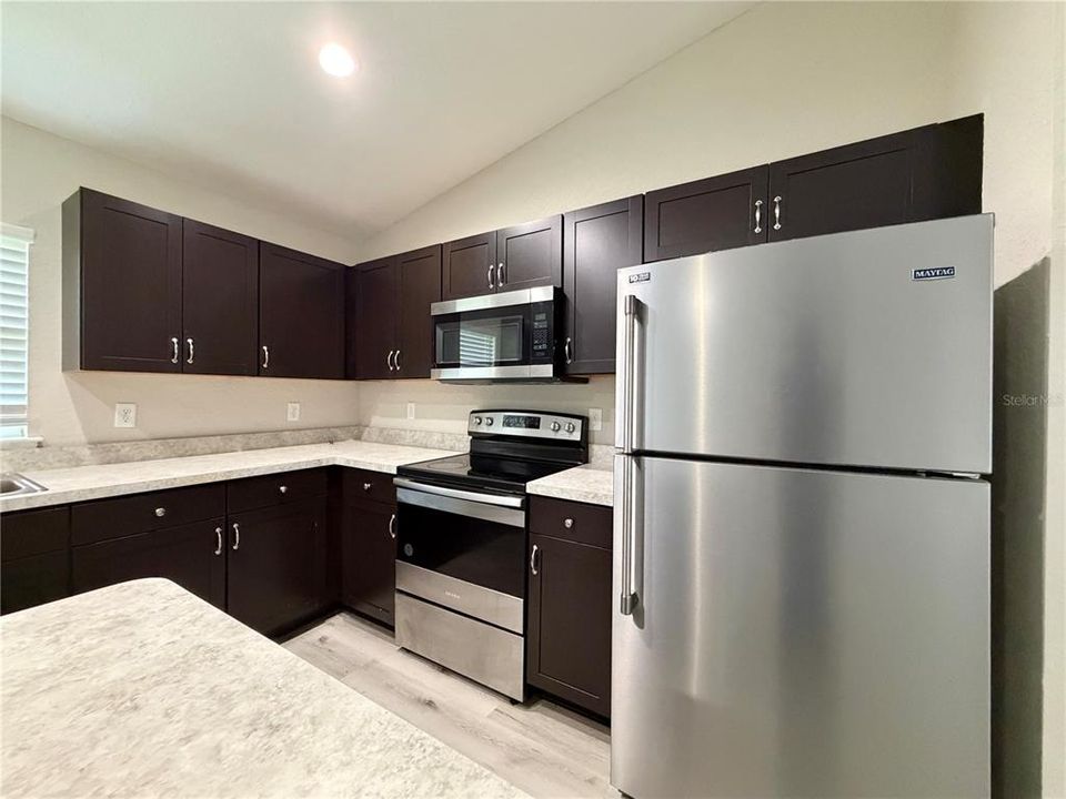 For Sale: $249,900 (3 beds, 2 baths, 1381 Square Feet)