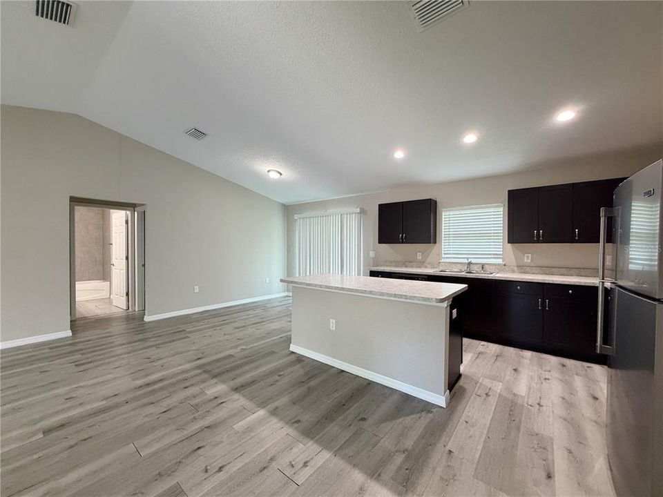 For Sale: $249,900 (3 beds, 2 baths, 1381 Square Feet)