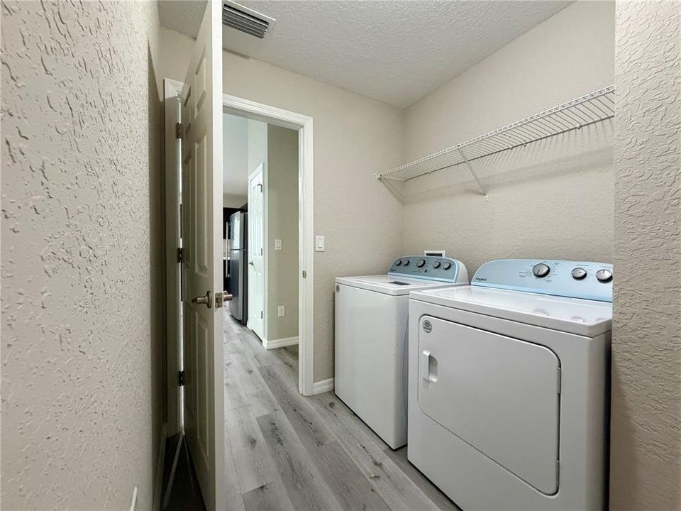 For Sale: $249,900 (3 beds, 2 baths, 1381 Square Feet)