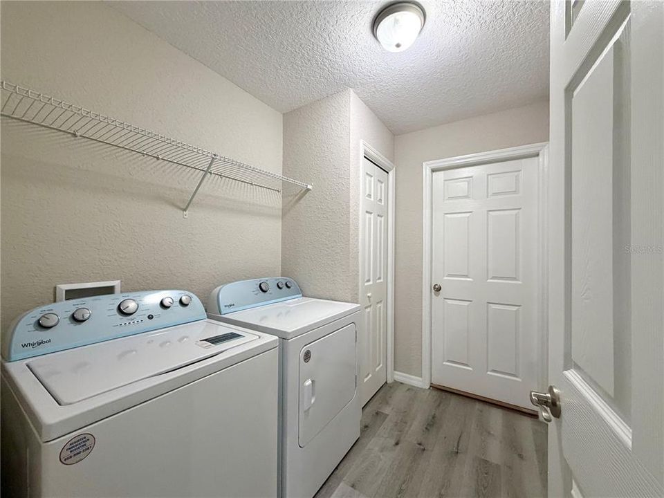 For Sale: $249,900 (3 beds, 2 baths, 1381 Square Feet)