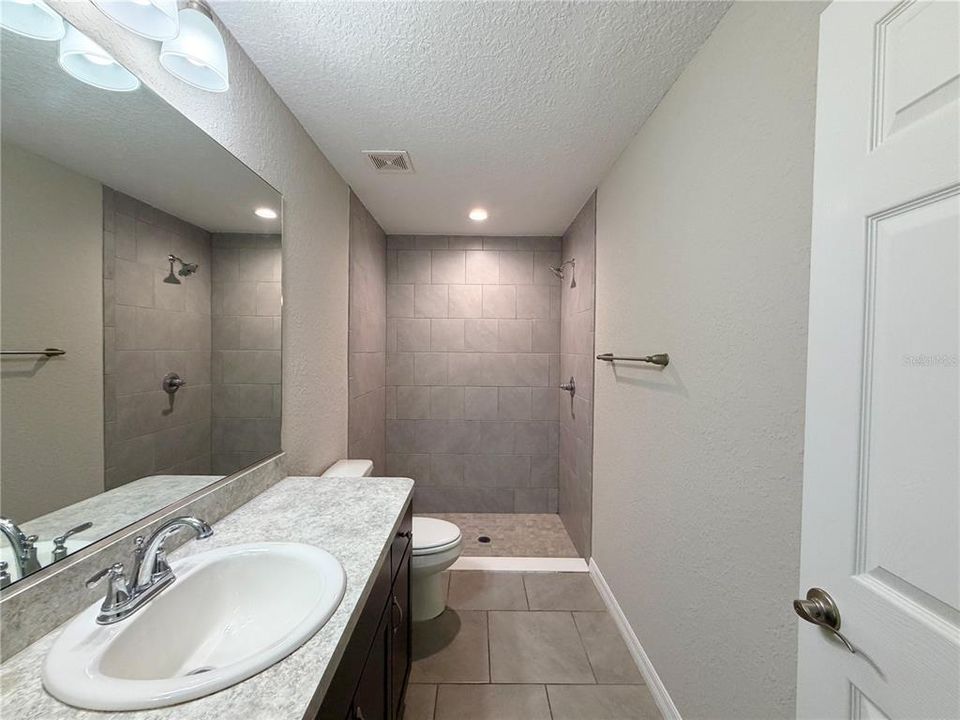 For Sale: $249,900 (3 beds, 2 baths, 1381 Square Feet)