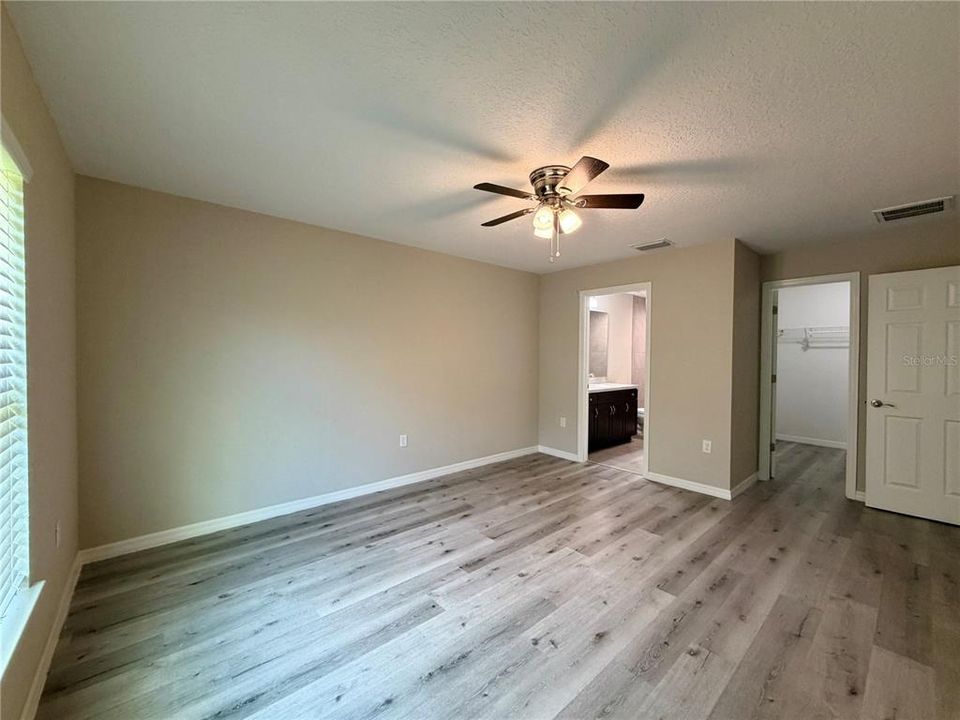 For Sale: $249,900 (3 beds, 2 baths, 1381 Square Feet)