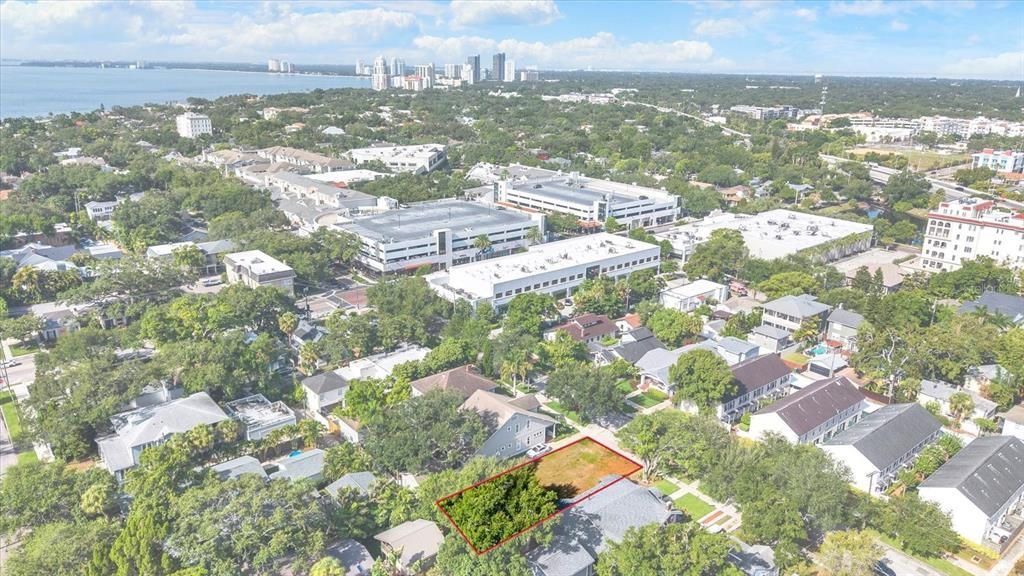 合同活跃: $950,000 (0.15 acres)