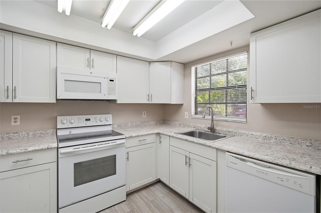 В аренду: $1,575 (2 спален, 2 ванн, 1206 Квадратных фут)