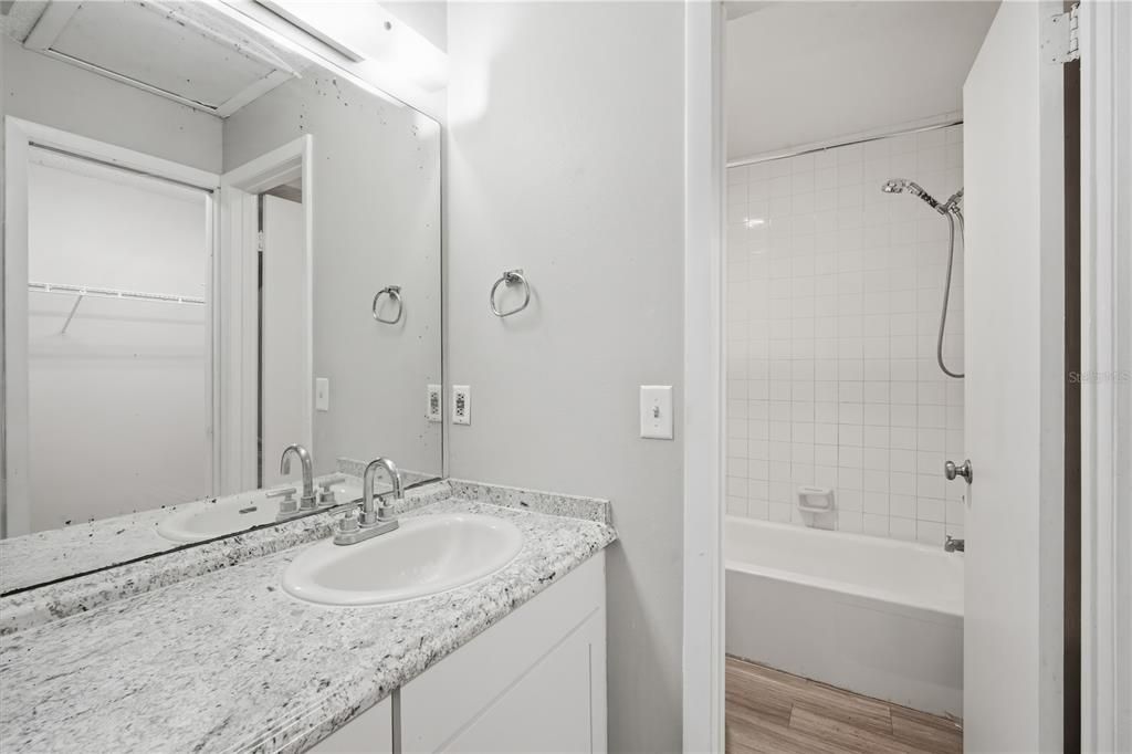 В аренду: $1,575 (2 спален, 2 ванн, 1206 Квадратных фут)