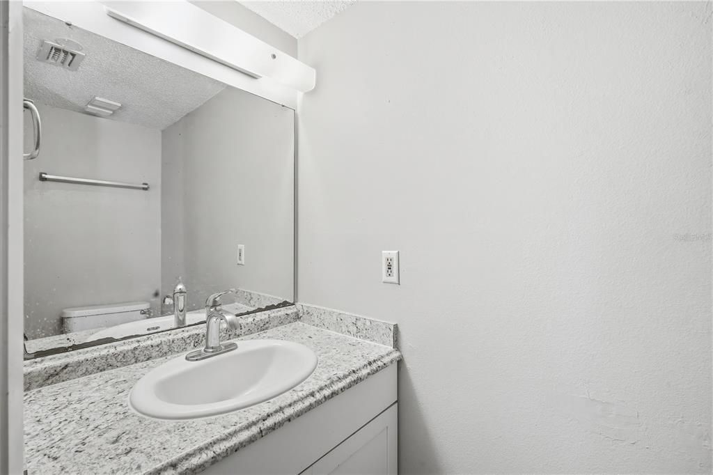 В аренду: $1,575 (2 спален, 2 ванн, 1206 Квадратных фут)