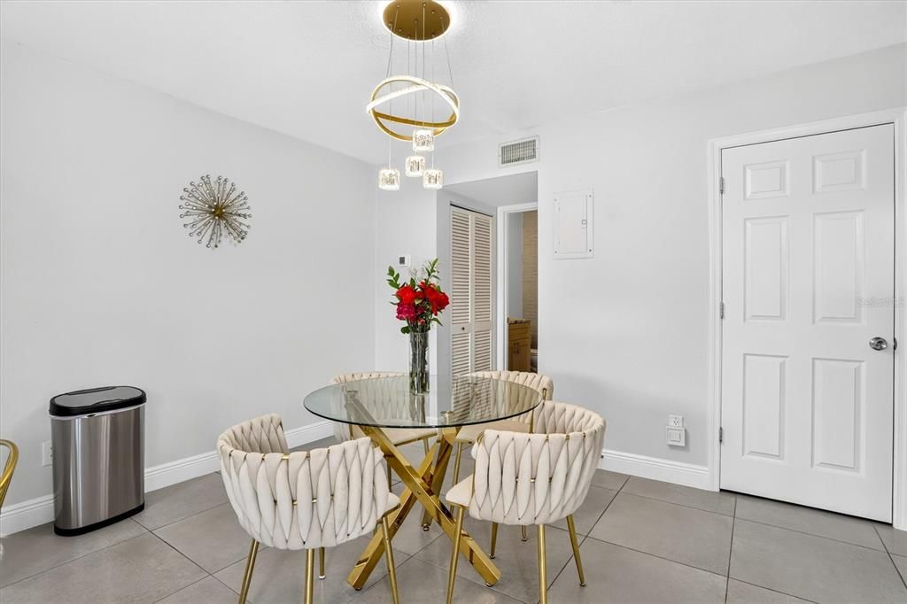 For Rent: $2,200 (2 beds, 2 baths, 1312 Square Feet)
