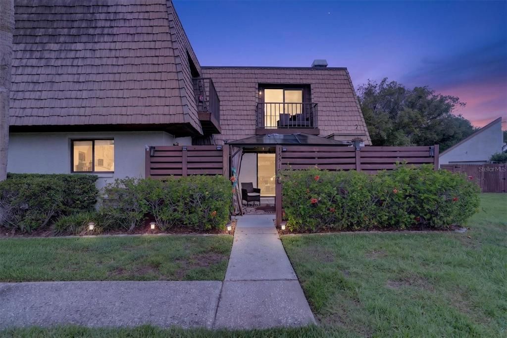 For Rent: $2,200 (2 beds, 2 baths, 1312 Square Feet)
