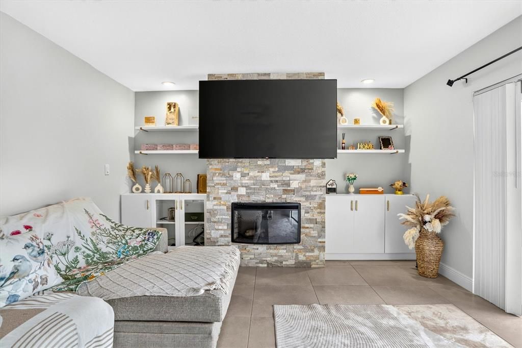 For Rent: $2,200 (2 beds, 2 baths, 1312 Square Feet)