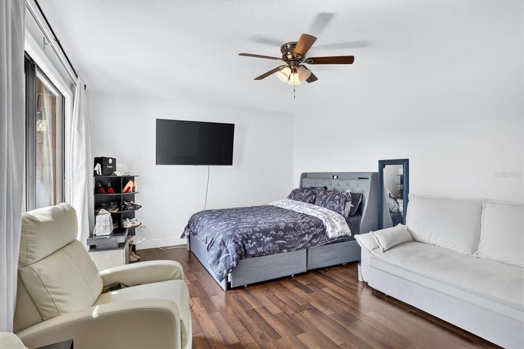 For Rent: $2,200 (2 beds, 2 baths, 1312 Square Feet)